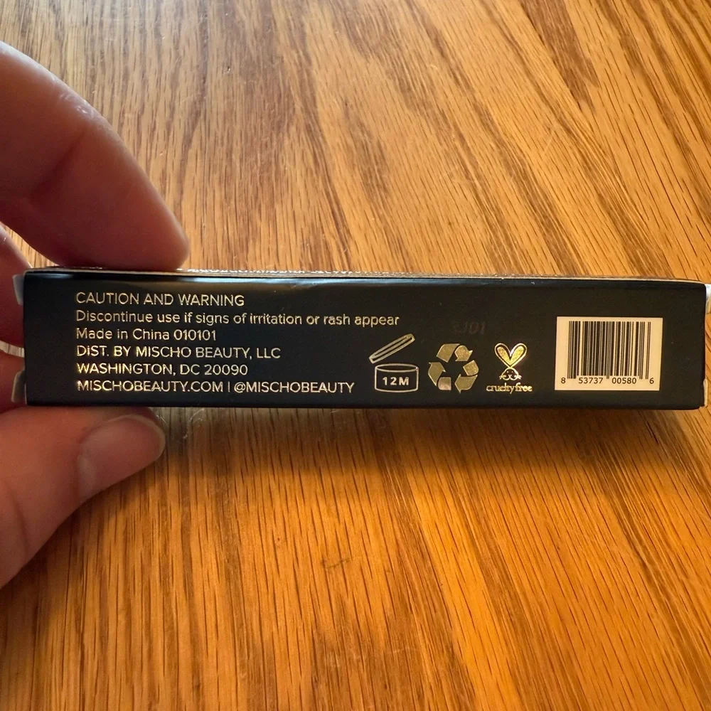 Mischo Beauty Liquid Eyeshadow - IJAMA